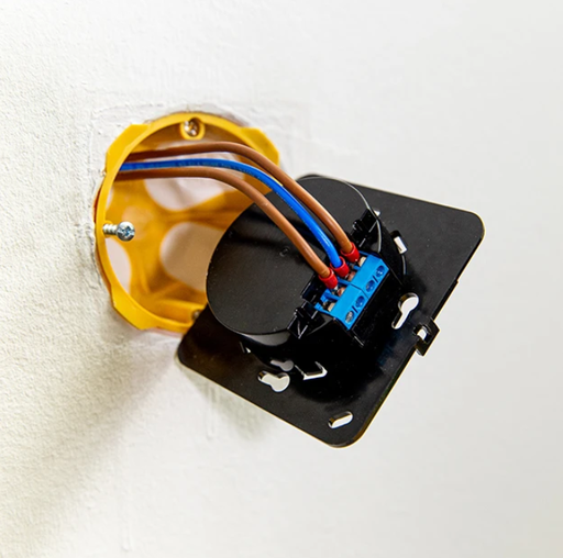 Panel de control Shelly con interruptor y pantalla a color integrada WiFi